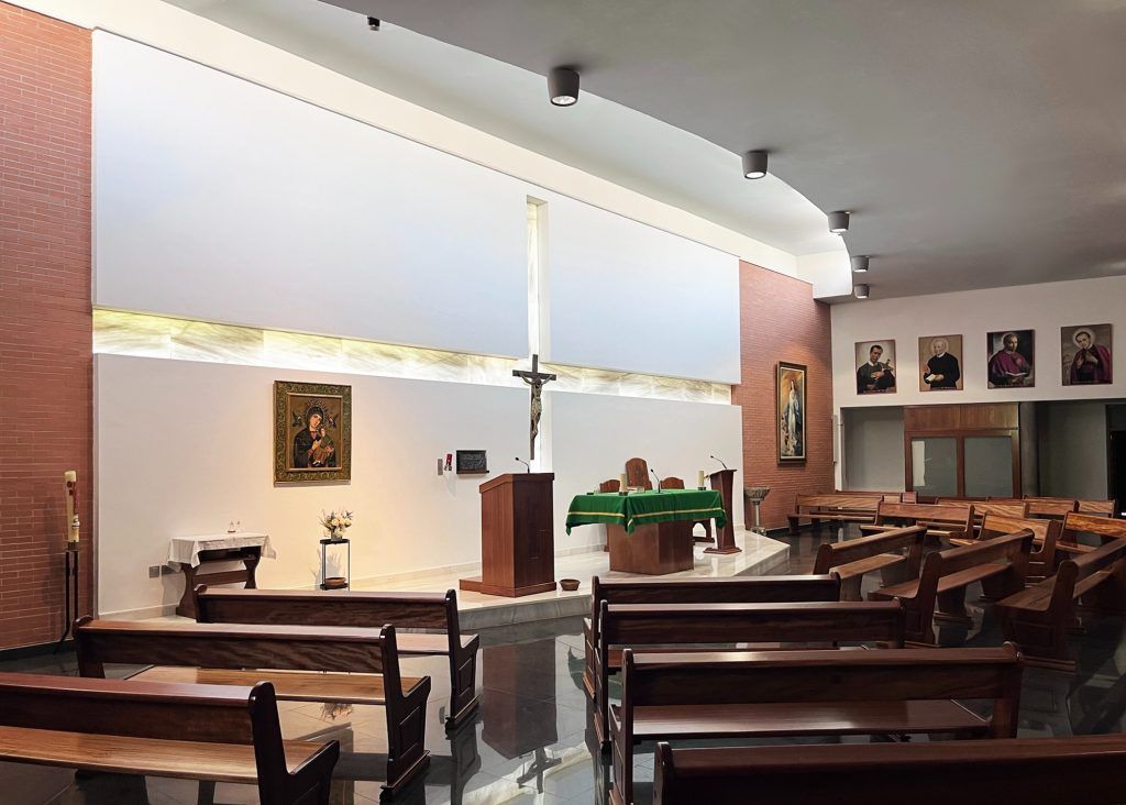 Capilla Parroquia Santisimo Redentor_vista interior 1