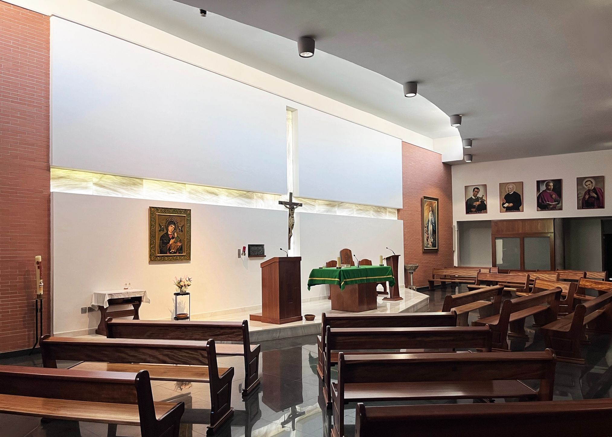 Capilla Parroquia Santisimo Redentor_vista interior 1