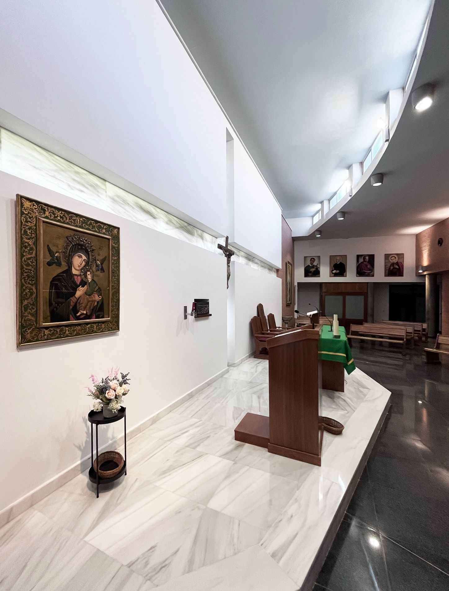 Capilla Parroquia Santisimo Redentor_vista interior 5